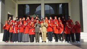 Bupati Yusuf Lubis, Lepas Keberangkatan Tim Jambore PKK Dan Gelar TTG Tingkat Sumatera Barat Ke Tanah Datar