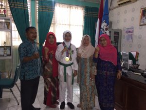 Zahwa Islami Novianita Siswi SMPN 30 Padang Raih Medali Emas