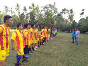 Memeriahkan HUT RI ke -74 : Iven Sepak Bola Wali Nagari Cup 2 Koto Kaciak Bonjol, DPRD Pasaman Taklukkan Kampung Hangus 3 – 1