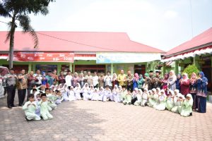 Tim Penilai Sekolah Sehat Berprestasi Tinkat Provinsi Sumbar Melakukan Peninjauan Kesekolah