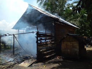 Satu Unit Rumah Pekerja Harian di Pessel Hangus Terbakar