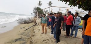 Semakin Parah, Bupati Intruksikan Segera Buat Proposal Terkait Abrasi Pantai di Bukit Tambun Tulang