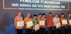 Walikota Payakumbuh Terima Penghargaan Kinerja Penyelenggara Penataan Ruang Terbaik