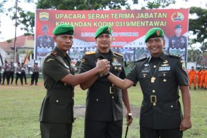 Brigjen TNI Kunto Arief Wibowo Pimpin Serah Terima Jabatan Dandim 0319/Mentawai