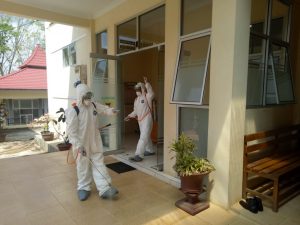 Antisipasi Virus Corona, Kantor Disdik Tanah Datar Disemprot Disinfektan