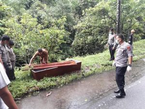 Seorang Warga Temukan Peti Jenazah di Pinggir Sungai Batang Marumuak Lurah Berangin Pasaman