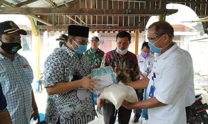 Anggota DPRD Provinsi : H.Benny Utama Berikan Bantuan Sembako Kepada Warga Simpati Yang Terdampak Covid-19