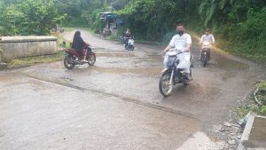 Menunggu Korban Jiwa, Warga Minta Jalan Provinsi Batang Tamangus Lintau Diperbaiki