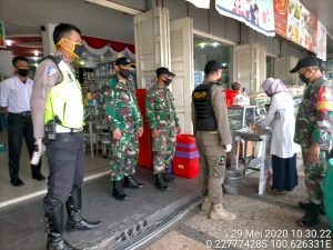 Babinsa Koramil 08/Akabiluru Laksanakan Patroli Gabungan Di Kota Payakumbuh