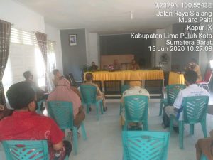 Sertu Hendra Jaya Hadiri Rapat Koordinasi Penerima PKH Kapur IX