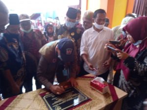 Penyerahan Benih Jagung dan Peresmian Balai penyuluhan Pertanian di Kecamatan Pancungsoal Oleh Bupati Hendrajoni