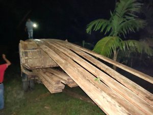 Polres Pessel Bersama Warga Amankan Kayu Diduga Hasil Ilegal Loging