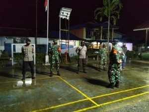 Sinergitas TNI-Polri Patroli Malam Sosialisasi Prokes dan PPKM