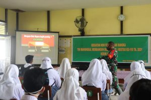 Pasiter dan Polri Sosialisasikan Bela Negara Dan Narkotika Di SMA 1 Pengkadan