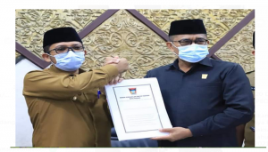 6 Fraksi  Dprd Setujui Pertanggungjawaban Pelaksanaan APBD Padang 2020