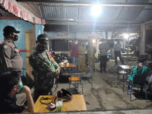 Satgas TMMD Ke-111 Kodim 1207/Pontianak Laksanakan Patroli Malam Dalam Rangka PPKM Darurat di Wilayah Masing-Masing Koramil