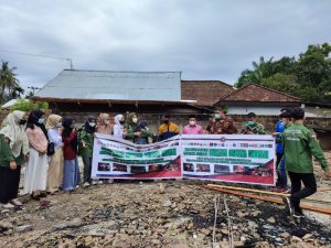 Ormawa Universitas Dharmas Indonesia Serahkan Bantuan Untuk Ponpes Nurul Iman Pisang Rebus