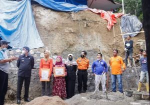 Pemko Sawahlunto, Kembali Berikan Bantuan Kepada Warganya Yang Mendapat Bencana Longsor