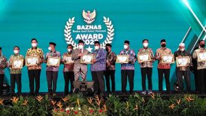 Dukung Gerakan Zakat Indonesia, Bupati Padang Pariaman Raih Anugerah Zakat Award 2022