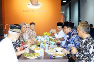 Bupati Suhatri Bur Hadiri Peresmian Pemakaian Sekretariat PKDP Kota Padang, Para Tamu Disuguhi Nasi Sek