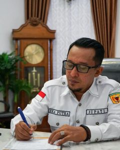 Buat Sejarah Baru, Eka Putra Satu-satunya Kepala Daerah Sumbar Masuk 10 Besar Bupati Terpopuler se-Indonesia