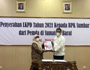 Pemko Sawahlunto, Serahkan LKPD Tahun 2021 Kepada BPK Perwakilan Sumbar, Secara Tepat Waktu.