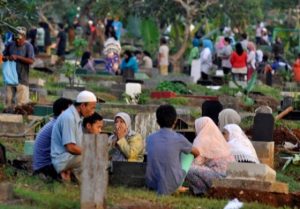 Tradisi Ziarah Kubur Sebelum Ramadhan Di Pariaman