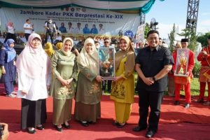 Harumkan Nama Daerah, TP-PKK Tanah Datar Sabet Juara Umum Jambore PKK Se Sumatera Barat