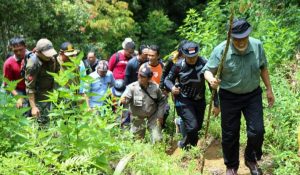 Peduli Kesejahteraan Masyarakat, Gubernur Sumbar Survey Jalan Tembus Malalak – Sungai Batang
