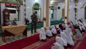 Babinsa Ganting Parak Gadang Hadiri Pembukaan Pesantren Ramadhan di Masjid Raya Ganting