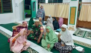 Hadiri Penutupan Pesantren Ramadhan, Babinsa Simpang Haru : Masih Ada Para Remaja yang Peduli ke Lingkungan