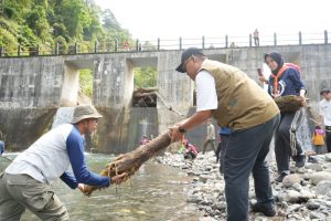 Tingkatkan Ketangguhan dan Kurangi Resiko Bencana Banjir, BPBD Sumbar Gelar Aksi Bersih Sungai