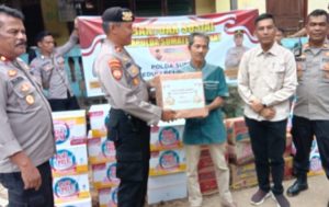 Kapolda Sumbar Salurkan 125 Paket Sembako untuk Korban Longsor di Kota Sawahlunto