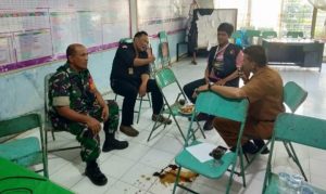 Pererat Silahturahmi, Babinsa Simpang Haru Laksanakan Komsos dengan Ketua PPS Kelurahan