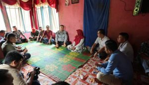 Bupati Kunjungi Rumah Orang Tua Korban TPPO Myanmar