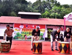 Wako Sawahlunto, Membuka Festival Permainan Tradisional Tingkat SD