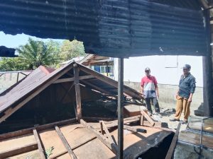 Enam Unit rumah warga rusak parah diterjang angin puting beliung di Pessel
