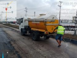 Peduli Lingkungan dan Masyarakat, PT CPC Stockpile Batubara Lakukan Penyiraman Jalan dengan Gunakan Tangki Air