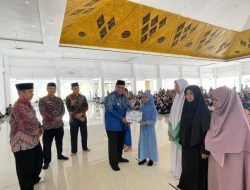445 Hafidz/Hafidzah Di Kabupaten Padang Pariaman Terima Bantuan Beasiswa