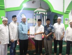 Tim Safari Ramadhan Pemkab Pasbar Kunjungi Masjid Al Falah Sayur Maincat