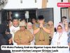 Wali Kota Padang Andree Algamar, melepas jenazah almarhum Wendi Suherizal Korban Longsor Sitinjau Lauik