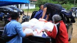 Sekdako Sawahlunto, Beri Bantuan Beras Untuk Korban Bencana