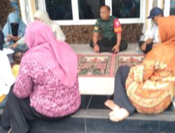 Cuaca Panas Ekstrim, Babinsa Serka Sufiyanto dan Seklur Jati Sosialisasikan Bahaya Kebakaran