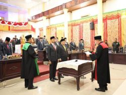 Dua Pimpinan DPRD Kota Pariaman Defenitif Masa Jabatan 2024-2029 Dilantik