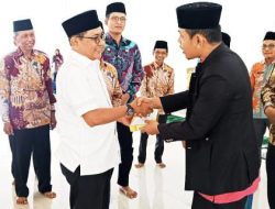 Serahkan Program Zakat Ramadhan Berkah 1446 H, Bupati JKA Sebut Keberadaan Baznas Sangat Penting