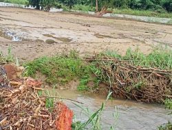 20 Hektar Sawah tertimbun tanah, Irigasi rusak total di air Haji Pessel