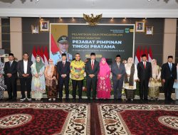 Gubernur Mahyeldi Lantik Sejumlah Pejabat Pimpinan Tinggi Pratama di Lingkungan Pemprov Sumbar