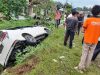 Kecelakaan Tunggal di Pessel, Mobil Innova Jatuh ke Parit dalam Perjalanan ke Muko-Muko