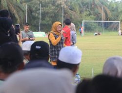 Wabup Dharmasraya Tutup Turnamen Sepak Bola HIMAPELPALA Cup VI