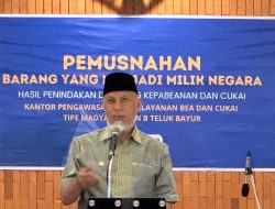 Gubernur Mahyeldi Apresiasi Pemusnahan Barang Ilegal oleh Bea Cukai: “Lindungi Negara, Jaga Kesehatan Masyarakat”